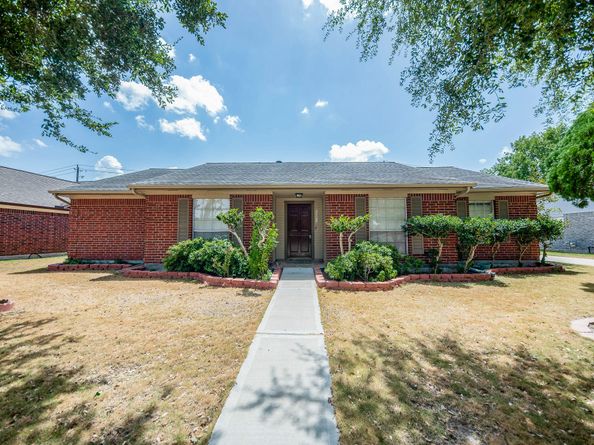 13211 Rosstown Drive, Sugar Land TX 77478