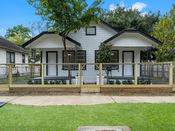 1615 Mckee Street, Houston TX 77009