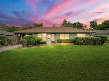 6807 Kingsway Drive