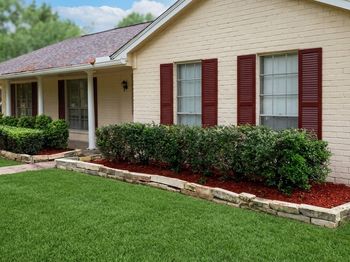 809 Glen Hollow Drive