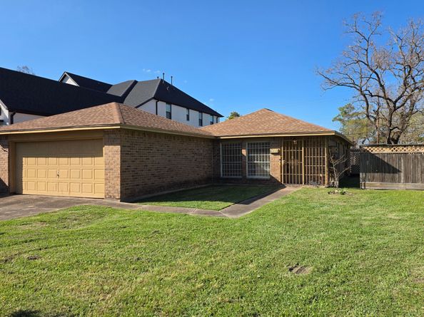 8922 Carousel Lane, Houston TX 77080