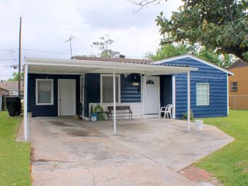 3827 Landa Lane