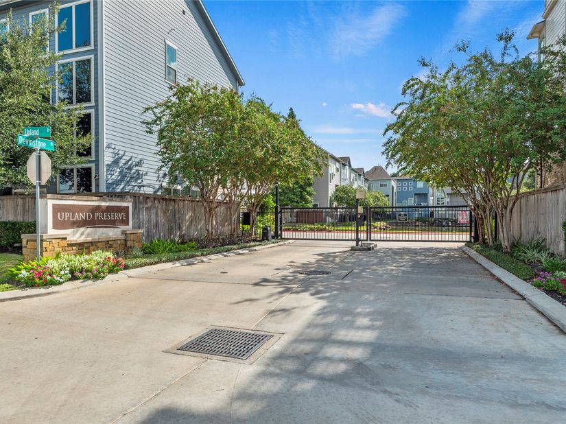 11006 Joedell Lane, Houston TX 77043