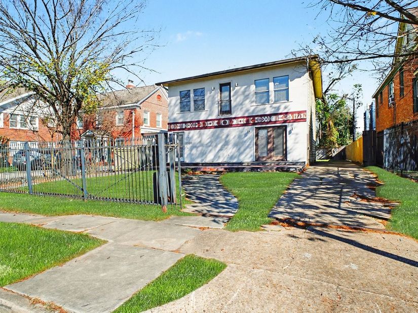 2005 Wentworth Street, Houston TX 77004
