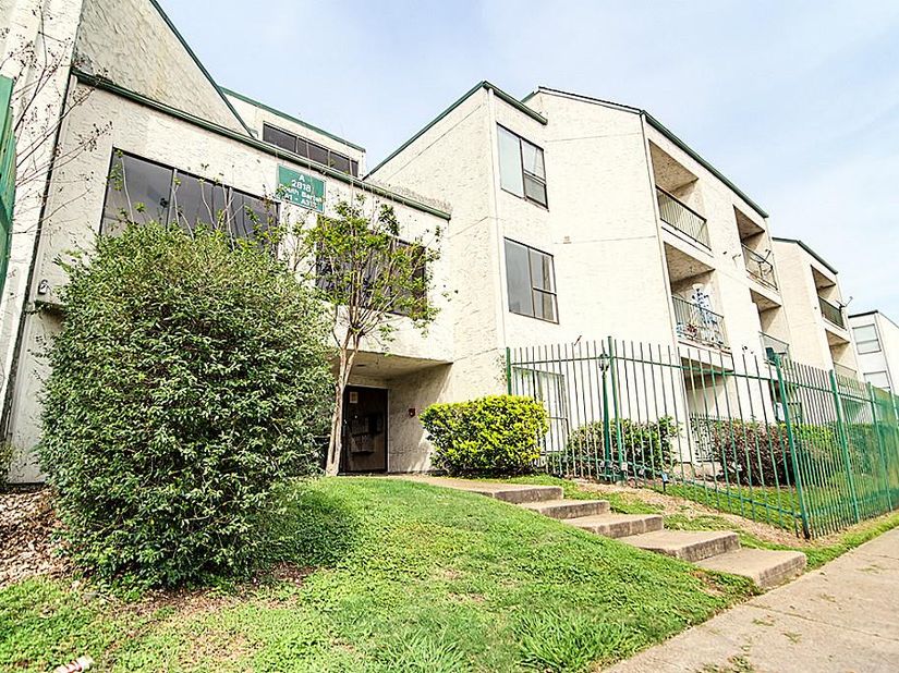 2818 S Bartell Drive 312, Houston TX 77054