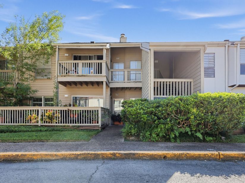 2100 Tanglewilde Street 384, Houston TX 77063
