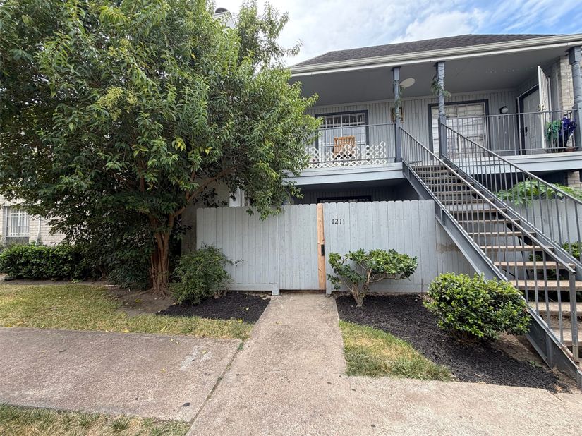 6606 De Moss Drive 1211, Houston TX 77074