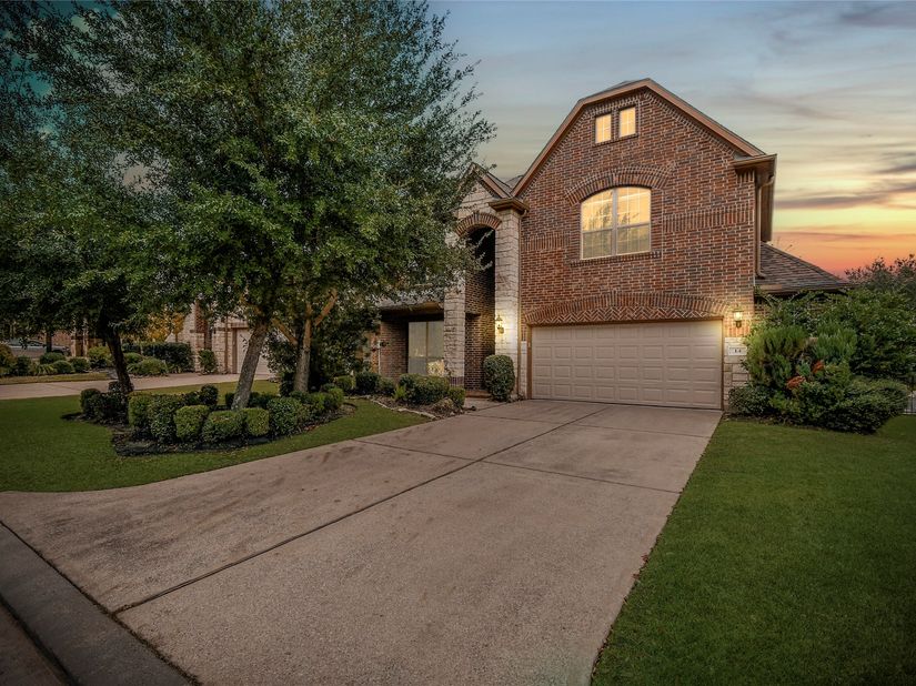 14 S Estherwood Place, The Woodlands TX 77354