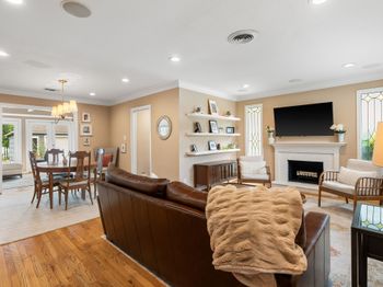 1115 Woodhill Road