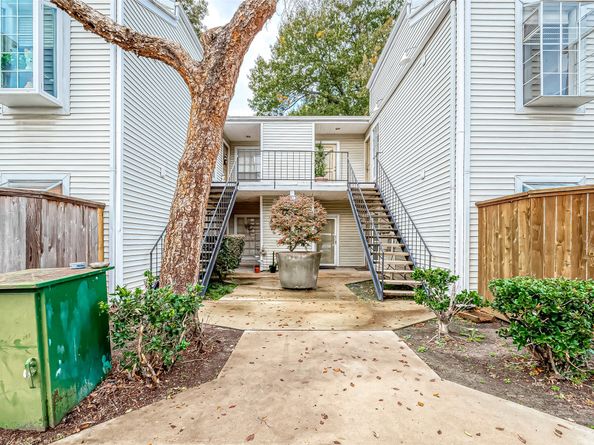 9809 Richmond Avenue C8, Houston TX 77042