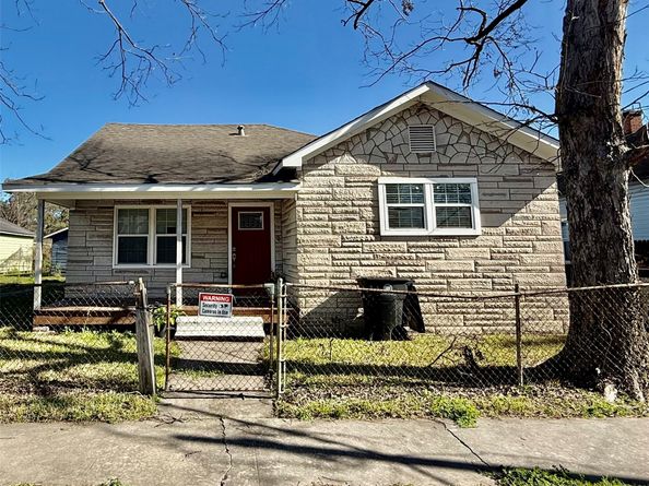 7125 Avenue E, Houston TX 77011