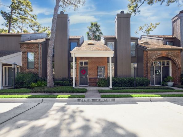 701 Bering Drive 402, Houston TX 77057