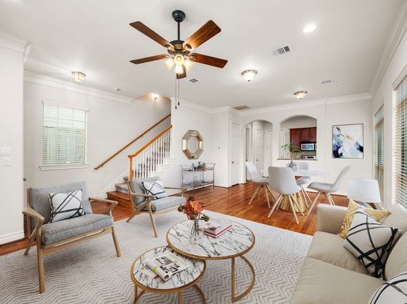 9030 Lakes At 610 Drive, Houston TX 77054