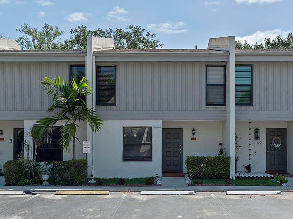 1177 NW 98th Terrace 132, Pembroke Pines FL 33024