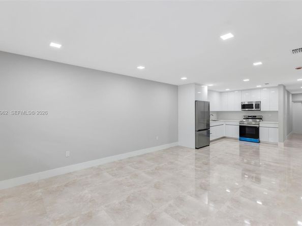 15685 SW 82nd Cir Lane 28, Miami FL 33193