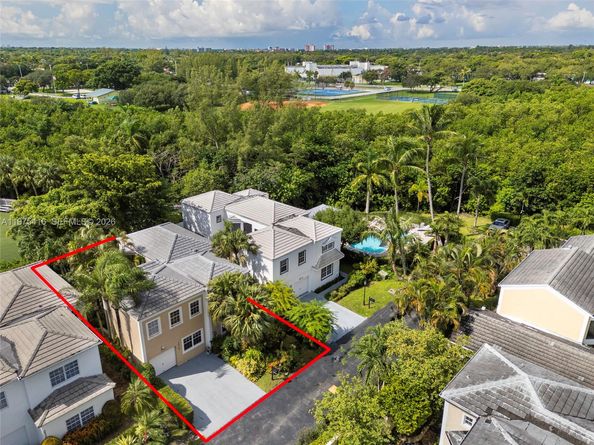 2518 NE 206th Terrace, Miami FL 33180