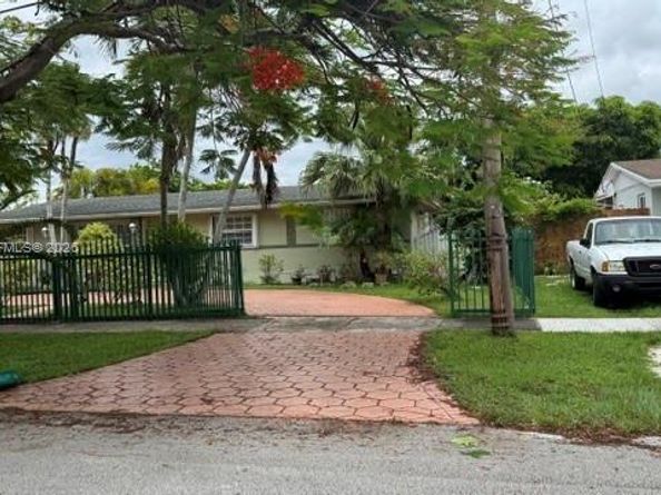 6081 SW 109th Court, Miami FL 33173