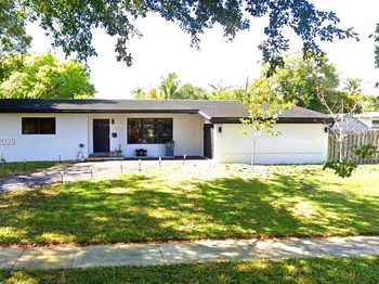11 Redwood Circle