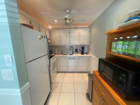 3100 Springdale Boulevard 214, Palm Springs FL 33461