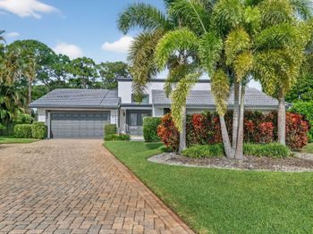 5212 Foxpointe Circle SE