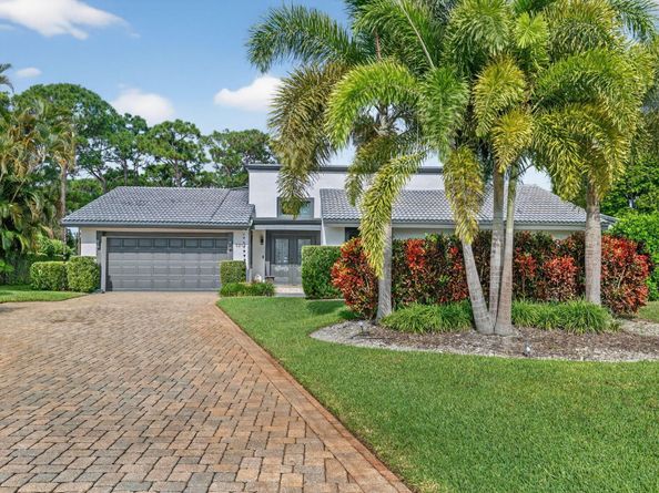 5212 Foxpointe Circle SE, Delray Beach FL 33445