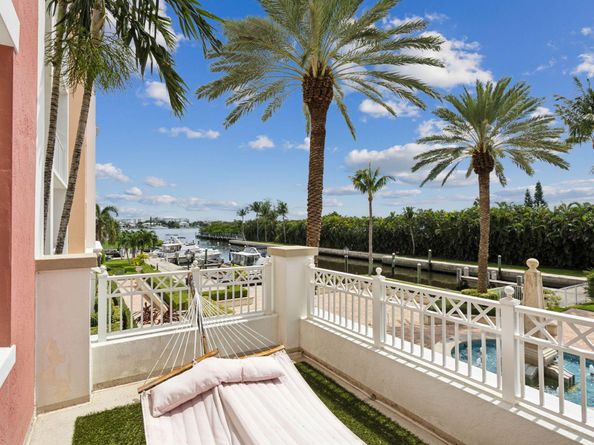 806 E Windward Way 217, Lantana FL 33462