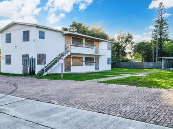 124/122 SW 8th Avenue