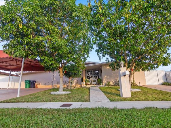 17211 SW 119th Ct, Miami FL 33177