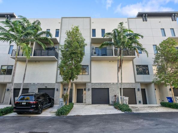 180 SE 4th Terrace, Pompano Beach FL 33060