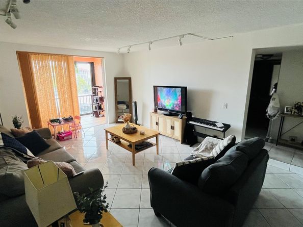 3650 Inverrary Dr 3T, Lauderhill FL 33319