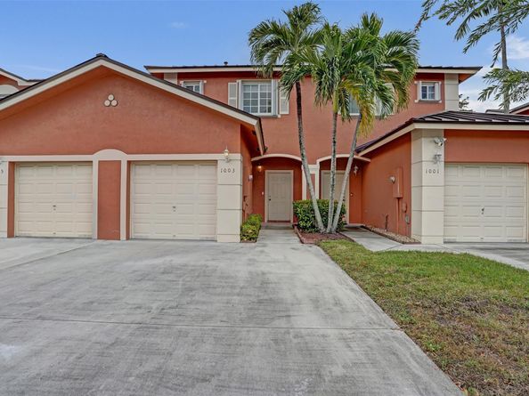 1003 NW 100th Ave, Pembroke Pines FL 33024