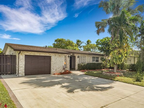 2510 NW 87th Ln, Sunrise FL 33322