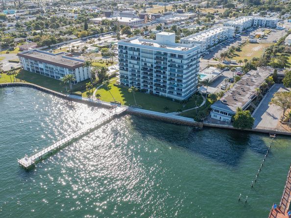 3040 Lake Shore Drive 502, Riviera Beach FL 33404