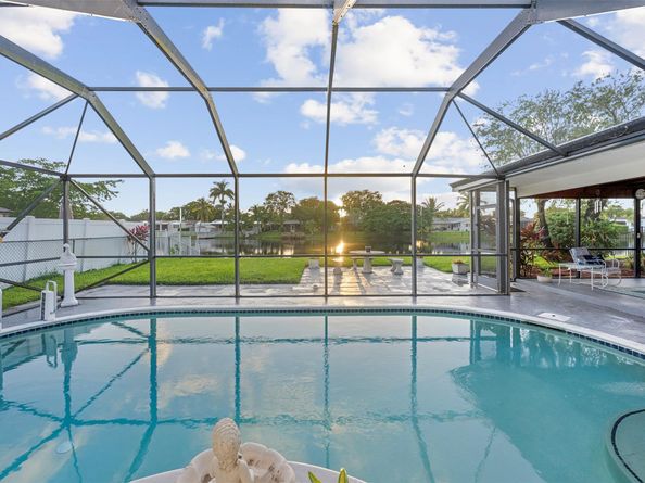 1730 NW 118th Ave, Pembroke Pines FL 33026