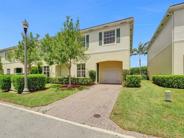 637 SW 3rd AVE, Pompano Beach FL 33060