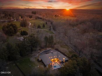 294 E Middle Patent Road