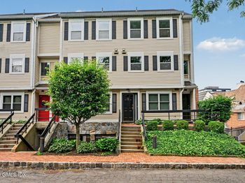 21 Highland Road
