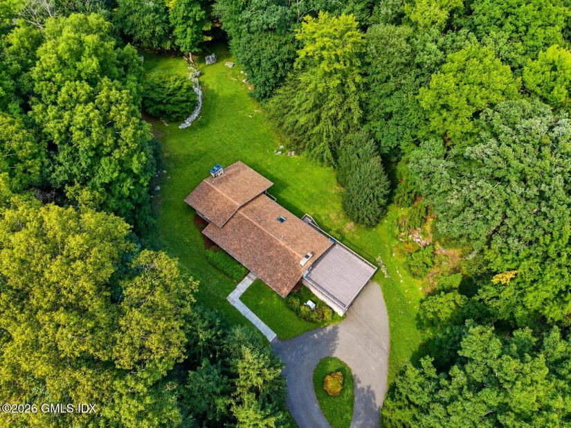 7 Sundance Drive, Cos Cob CT 06807