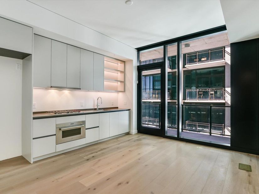 610 Davis ST 2607, Austin TX 78701