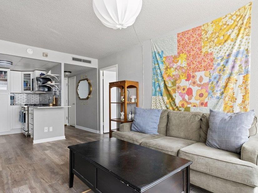 1800 Lavaca ST 207, Austin TX 78701
