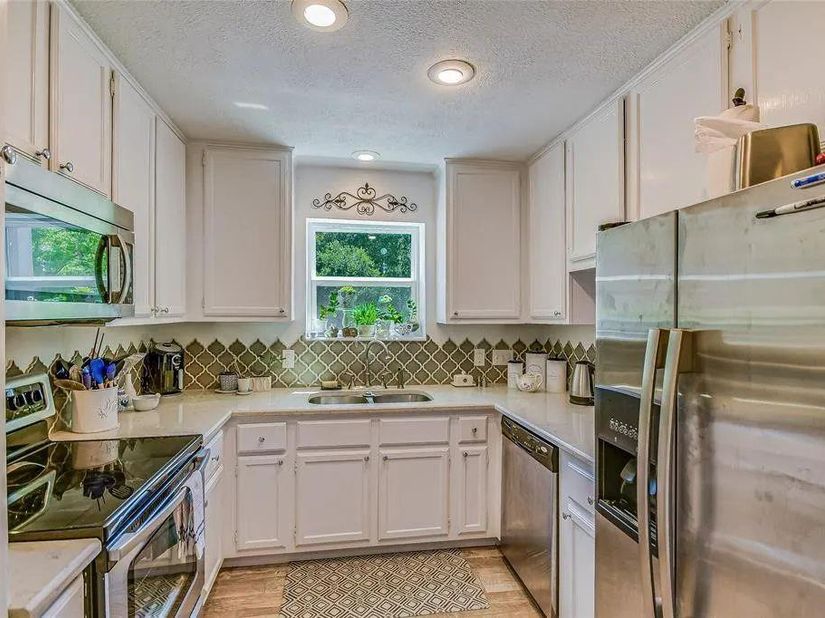 6600 Valleyside RD B8, Austin TX 78731