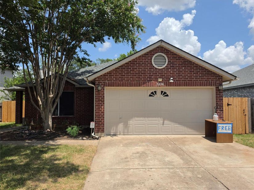 1216 Bradbury LN, Austin TX 78753