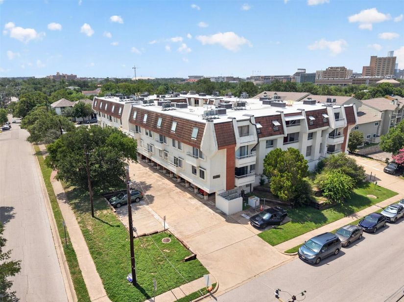 3115 Helms ST 314, Austin TX 78705