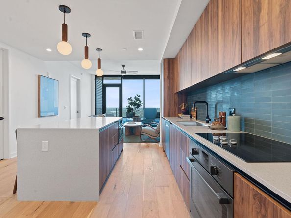 84 East Ave 2105, Austin TX 78701