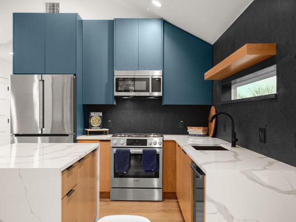 2416 E 10th ST, Austin TX 78702