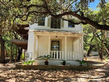 850 Forest View Drive