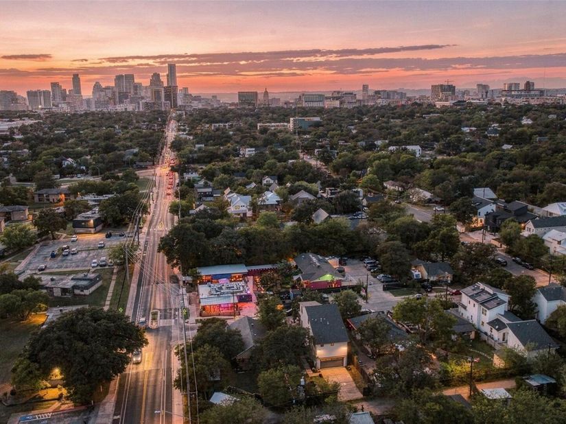 1203 Cedar Ave, Austin TX 78702