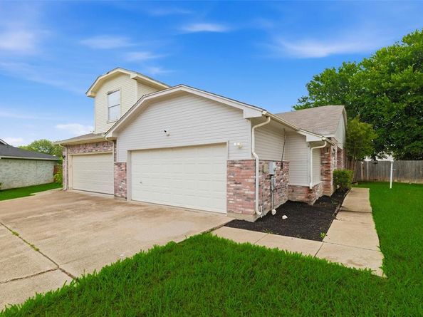 1001  Brenner Court , Arlington Texas 76017