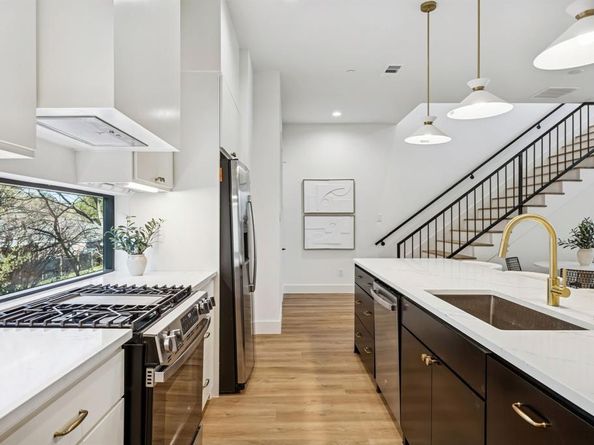2147  Mail Avenue  103, Dallas Texas 75235