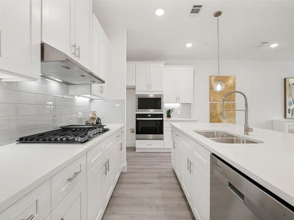 5609  Woodlands Drive , The Colony Texas 75056